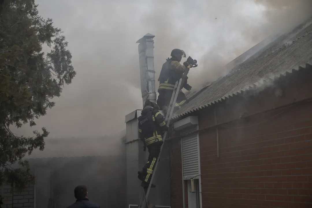 La Russie et l'Ukraine reprennent les attaques après l'expiration du cessez-le-feu