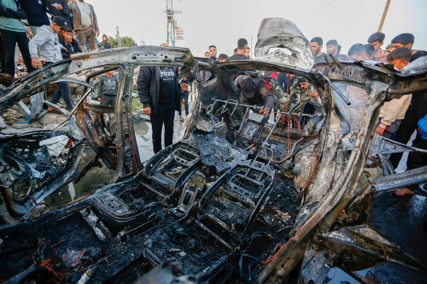 Israel mata al hermano de corresponsal de TRT World, continúa sus ataques en Gaza pese a la tregua