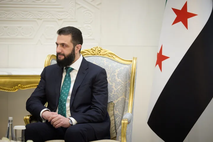 بعد 47 عاماً.. الشرع يرحّب بخروج سوريا من قائمة الدول الراعية للإرهاب ويبشّر بمرحلة جديدة