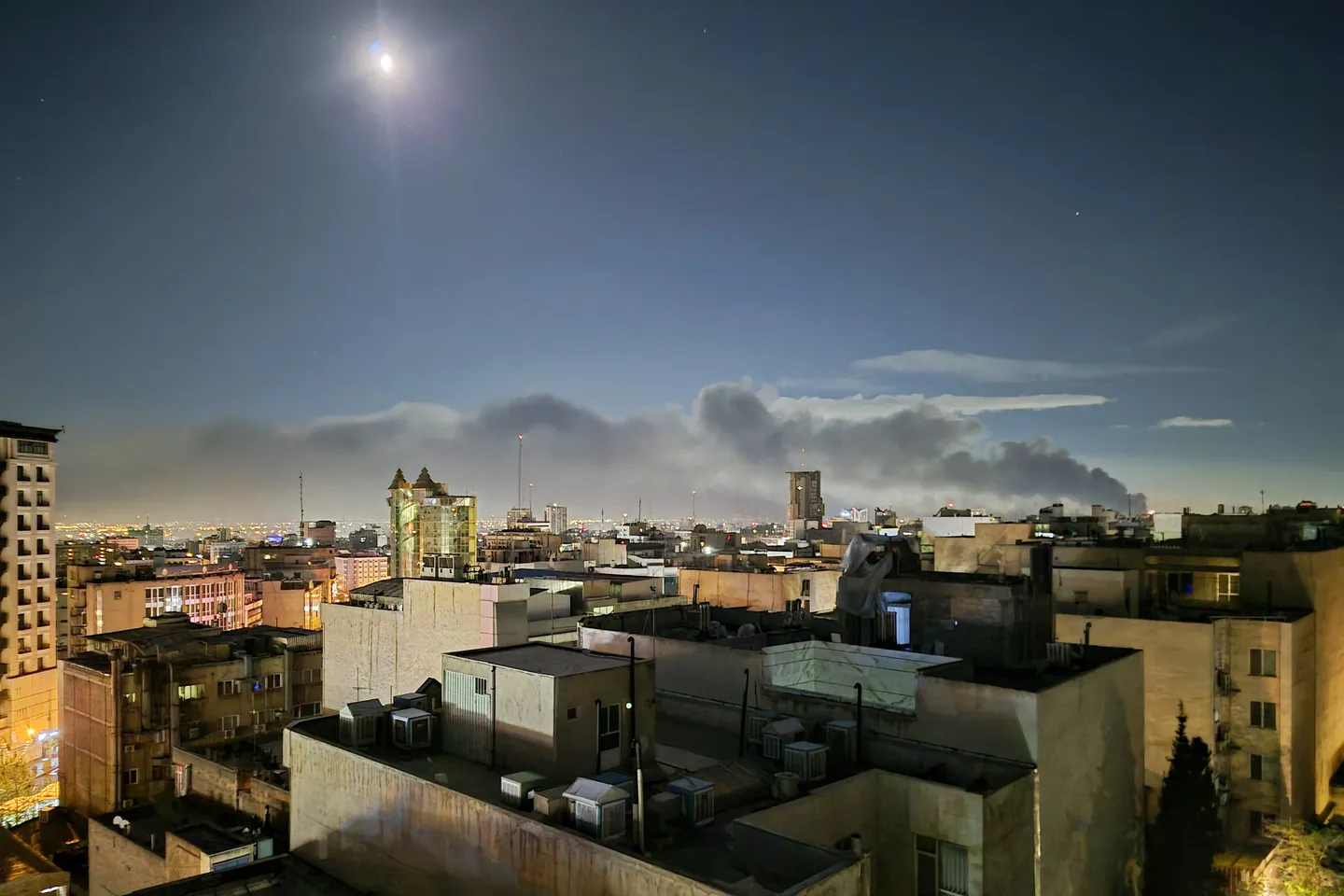 EE.UU. e Irán intercambian ataques mientras se complican negociaciones para poner fin a la guerra