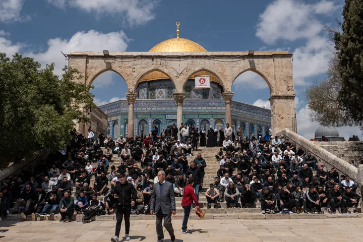 Hamas: Israele non potrà cambiare l'identità islamica della moschea di Al-Aqsa