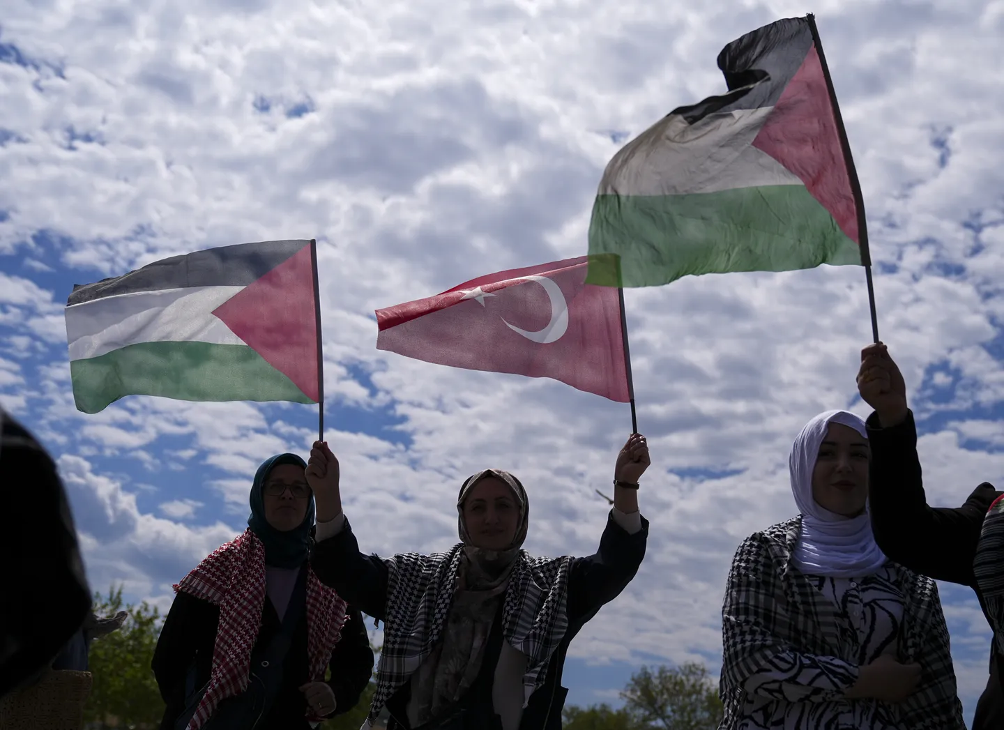 نقاشان جوان غزه یاد شهید خالص دیمیر را گرامی داشتند