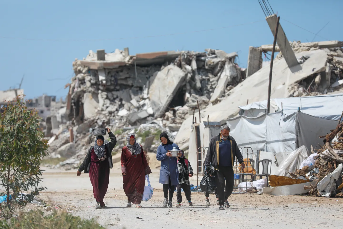 Türkiye y otros siete países condenan los planes de Israel para desplazar a palestinos fuera de Gaza