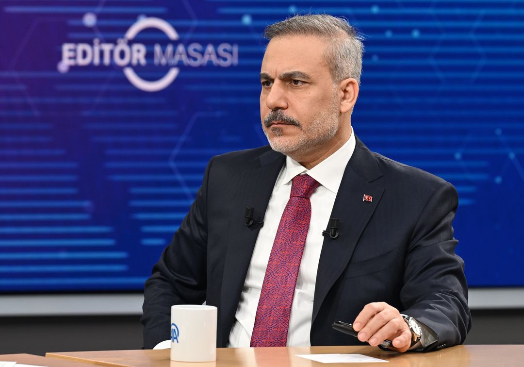 Kryediplomati turk Fidan zhvilloi bisedë me kryetarin e Partisë Demokratike Turke në RMV  Zeynula