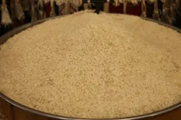 Comment le pays du "thiep" améliore sa riziculture pour peser dans l'assiette du consommateur ?