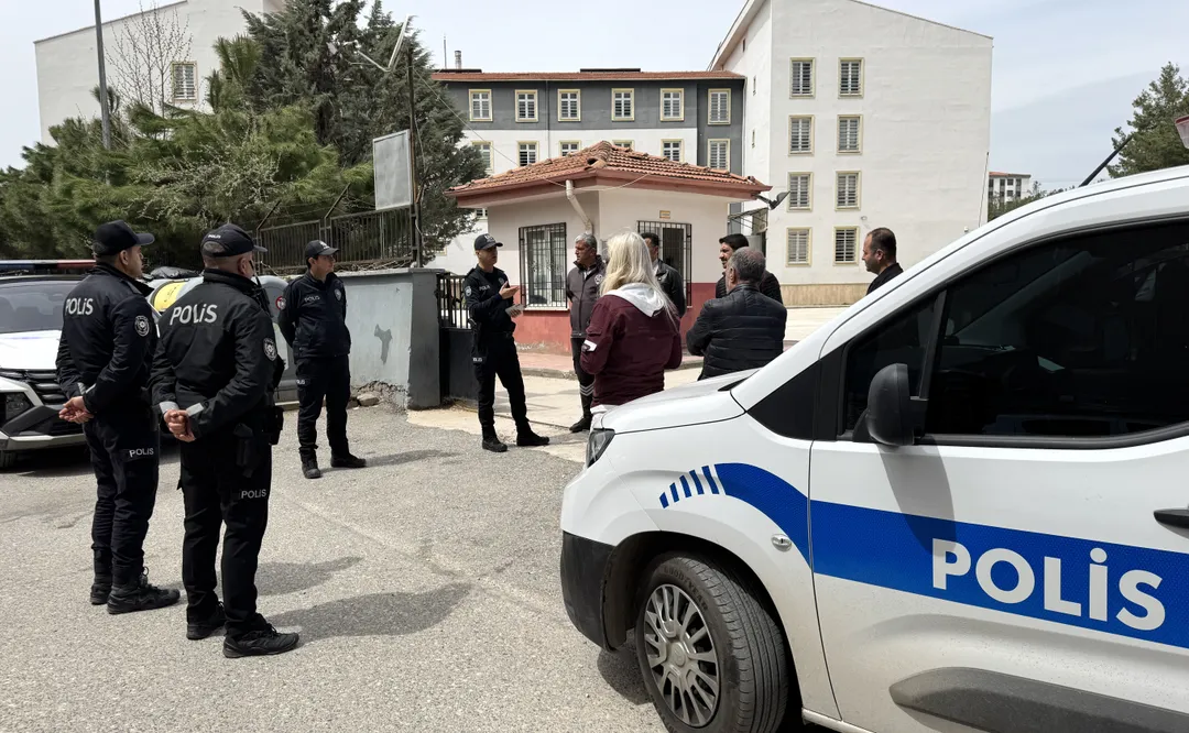 La Türkiye extrade 90 suspects recherchés, dont 42 faisant l'objet de notices rouges d'Interpol