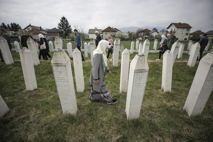 Österreich nimmt Ermittlungen gegen „Wochenend-Scharfschützen“ im Bosnienkrieg auf