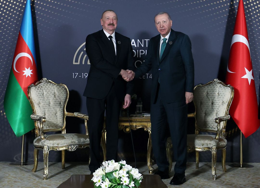 presidenti-turk-pergezon-azerbajxhanin-per-diten-e-rivendosjes-se-pavaresise