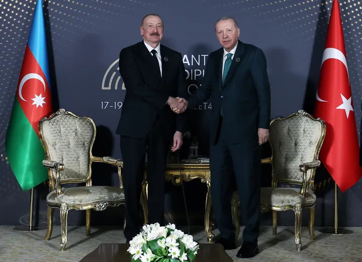 Presidenti turk përgëzon Azerbajxhanin për Ditën e Rivendosjes së Pavarësisë