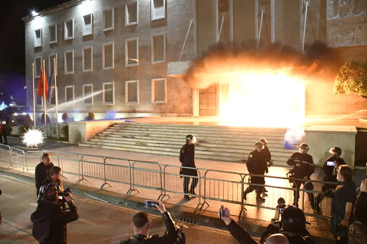 Rama demonstrante u Albaniji pozvao na dijalog, upozorio da nasilje neće biti tolerisano