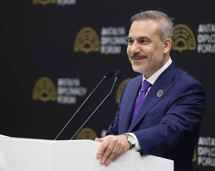 Le chef de la diplomatie turque se rend à une réunion de l'OTAN en Suède avant le sommet d'Ankara