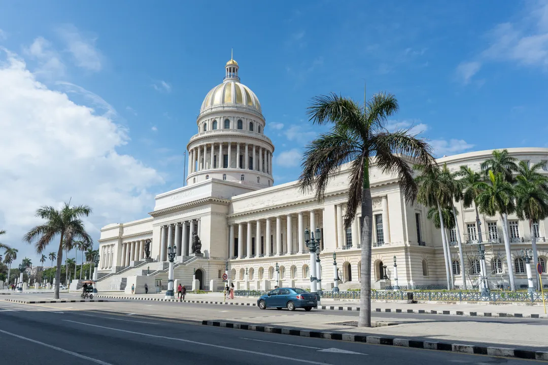 Cuba anuncia amplias reformas para reactivar la economía y reducir la burocracia