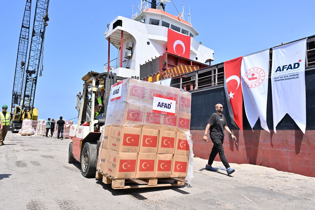 Türkiye dërgon 2 000 tonë miell për refugjatët palestinezë dhe familjet e zhvendosura në Liban