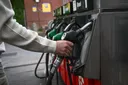 Pétrole: le Brent approche désormais les 97 dollars