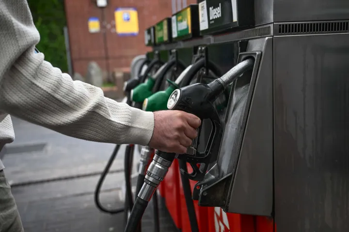 Pétrole: le Brent approche désormais les 97 dollars