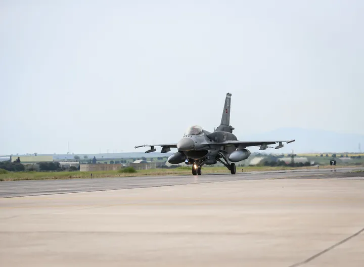 Incydent w powietrzu: tureckie F-16 eskortowały samolot pasażerski LOT