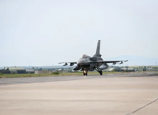 Incydent w powietrzu: tureckie F-16 eskortowały samolot pasażerski LOT