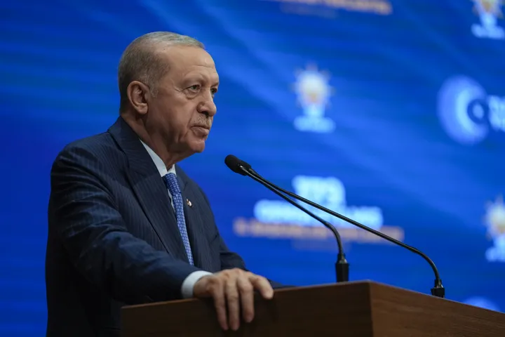 ولسمشر اردوغان د عدالت او پراختیا ګوند ۲۵ کلن مزل د تورکیې لپاره یو "تاریخي بدلون" وباله