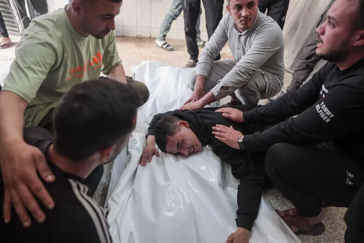 غەززەدە ئۇرۇش توختىتىلغاندىن بۇيان ئۆلگەن پەلەستىنلىكلەر 1500 دىن ئاشتى
