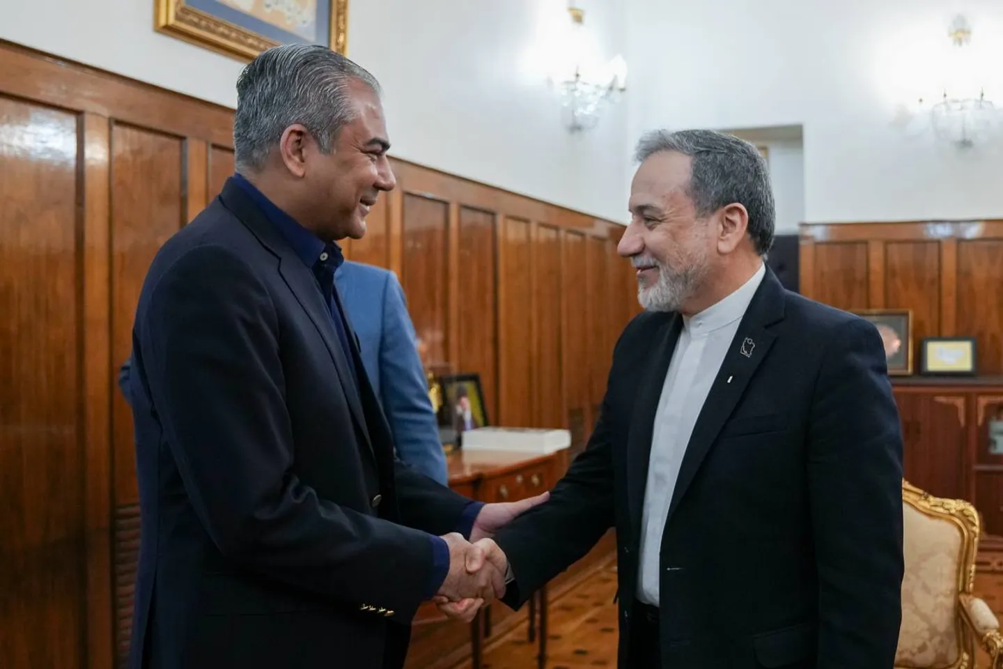 گفتگوی وزیر داخله پاکستان درباره پیشنهادات پایان جنگ امریکا و ایران