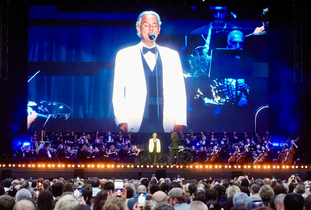Il celebre tenore italiano Andrea Bocelli si è esibito in concerto a Istanbul