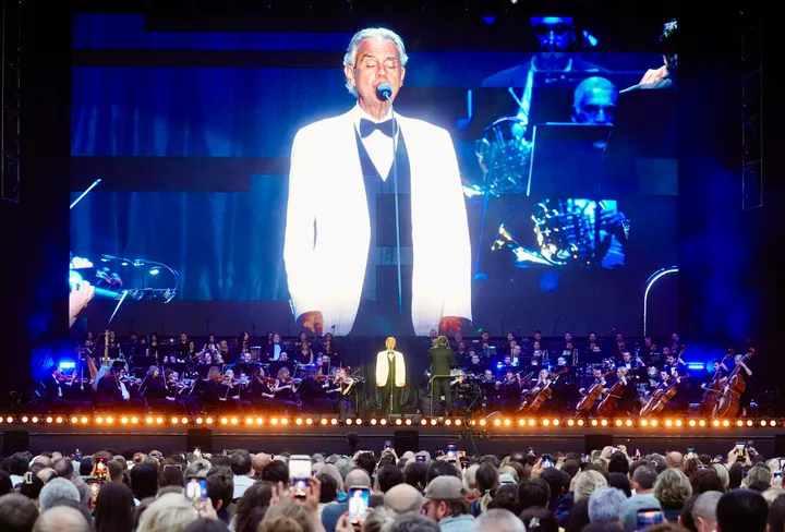Le célèbre ténor italien Andrea Bocelli a donné un concert à Istanbul