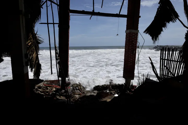 Mexikóban 6 ember vesztette életét a hurrikán és a trópusi esőzések következtében
