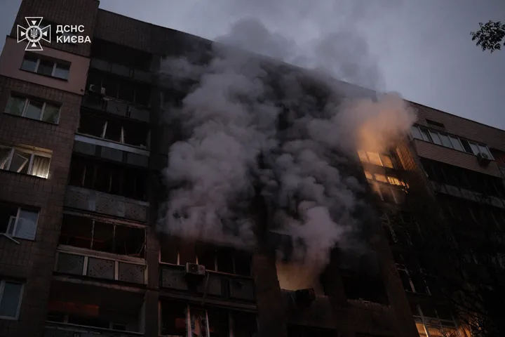 Il bilancio delle vittime dell'attacco russo di ieri a Kiev è salito a 30