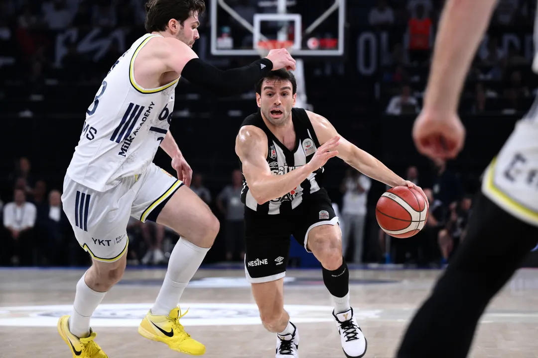 Fenerbahçe Tarfin-Beşiktaş bäsleşigi TRT 1 arkaly ýaýlyma berler