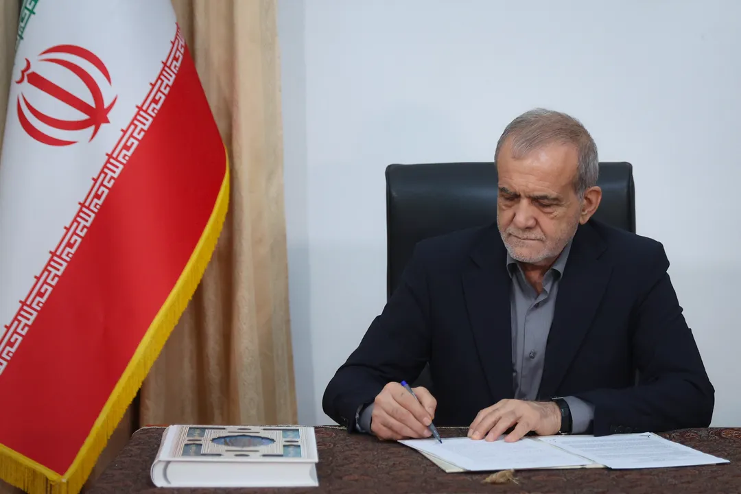 ئىران پىرېزىدېنتى: زېمىن پۈتۈنلۈكىمىزنى قوغدايمىز، لېكىن ئۇرۇشنى كېڭەيتىش ئارزۇيىمىز يوق