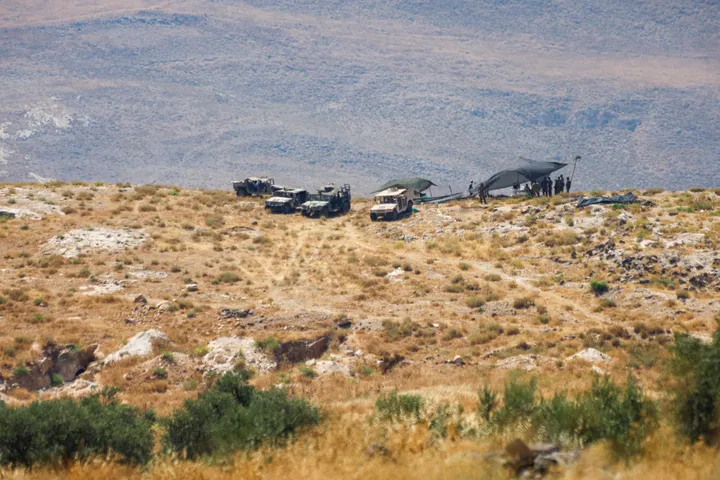 Israeli forces fire indiscriminately as they withdraw from southern Syrian town