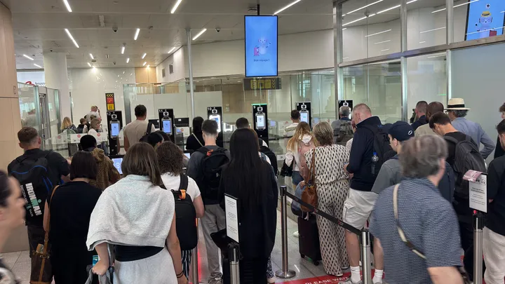 Internationale politieactie rolt omvangrijk drugsnetwerk op Brussels Airport op