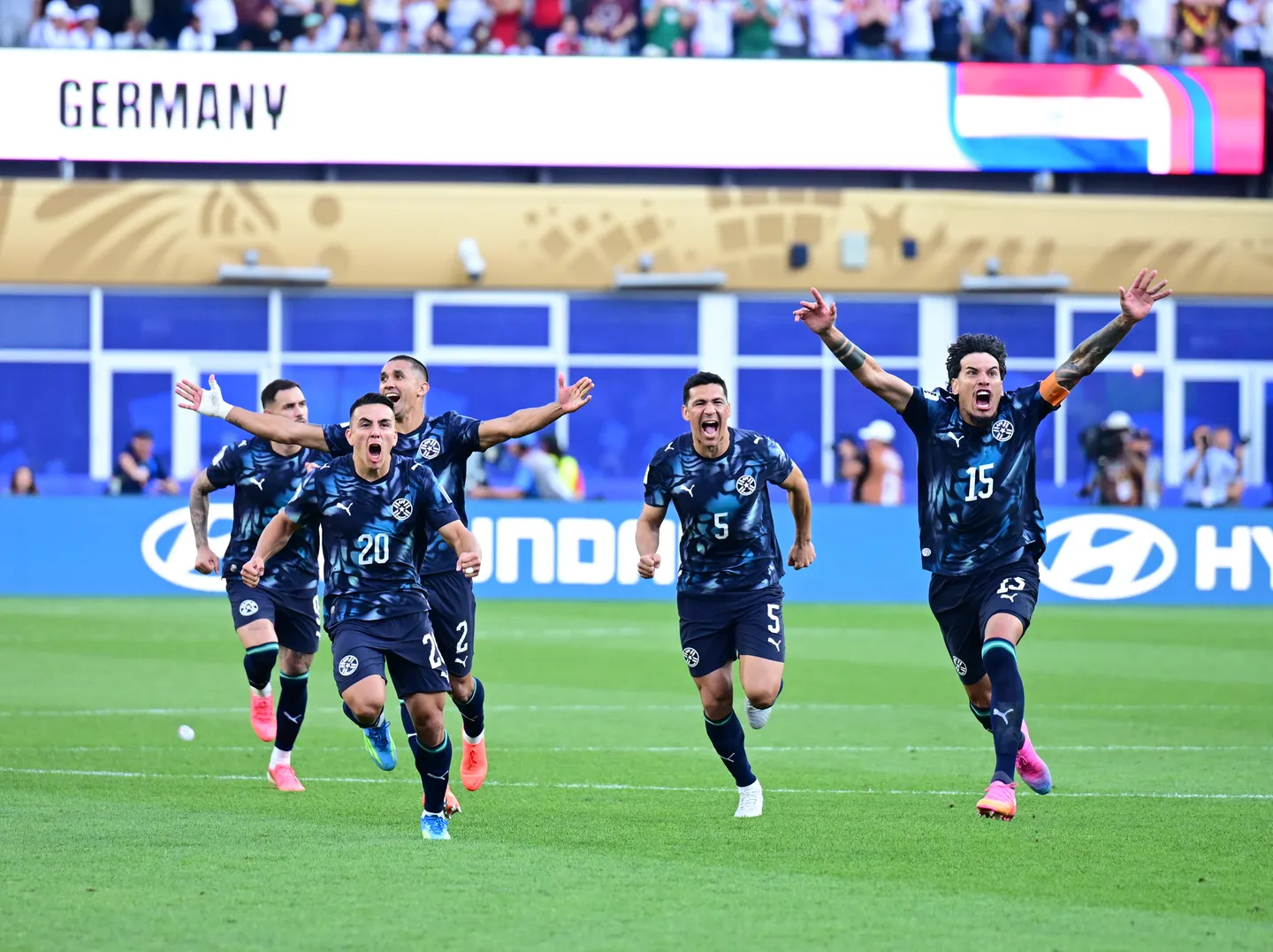 Alemanha despede-se do Mundial, Paraguai segue para os oitavos