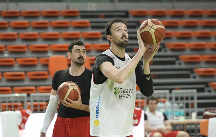 Basket, Türkiye a punteggio pieno nelle qualificazioni al Mondiale FIBA 2027