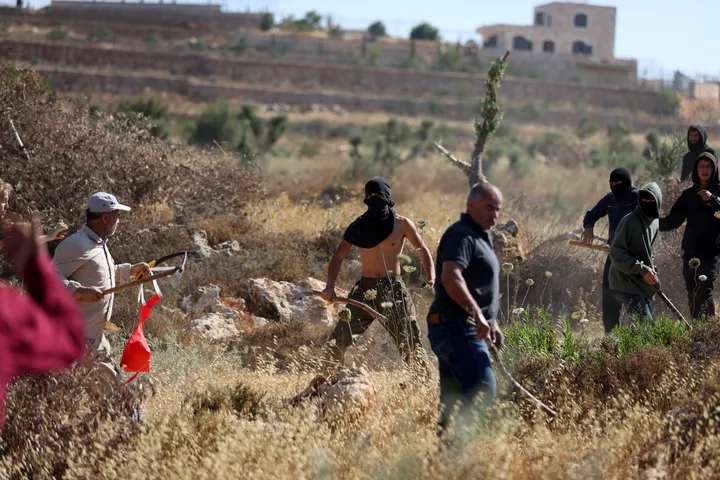 بريطانيا تصف جرائم المستوطنين في الضفة بالتطهير العرقي.. وفلسطين تعتبرها خطوة بالاتجاه الصحيح