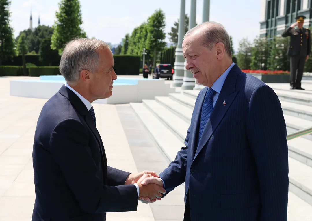 Türkiye fortalece sus lazos con aliados de la OTAN y abre negociaciones comerciales con Canadá