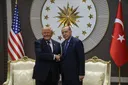 أردوغان وترمب يبحثان العلاقات الثنائية وقضايا إقليمية ودولية