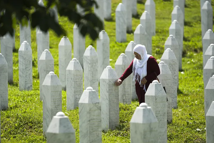 Treinta años después: cómo los serbobosnios intentaron ocultar el genocidio de Srebrenica