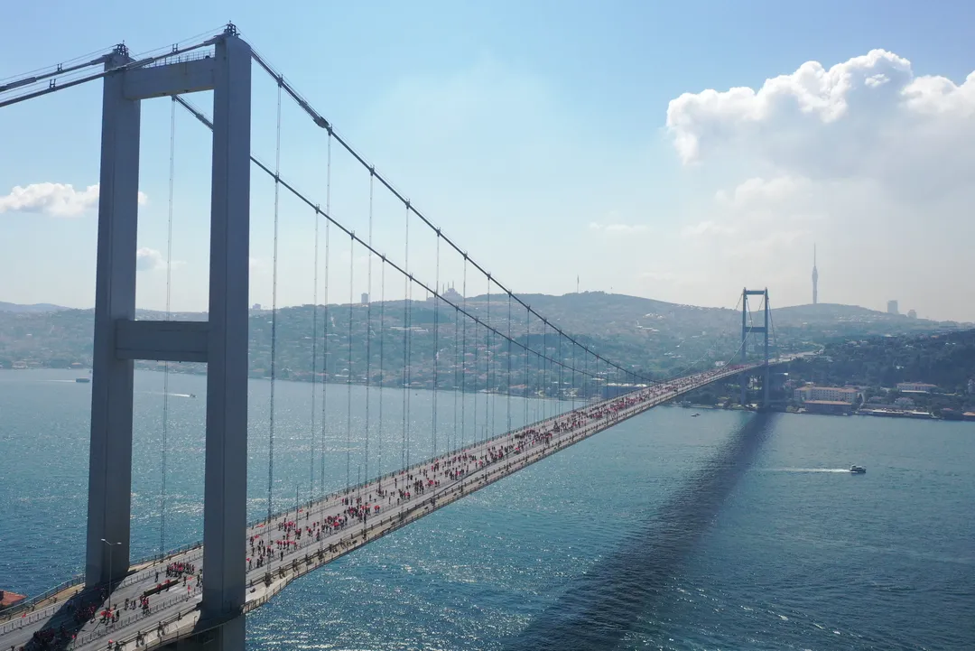 İstanbulda "İradə bizimdir, zəfər bizimdir" şüarı ilə yürüş təşkil edilib
