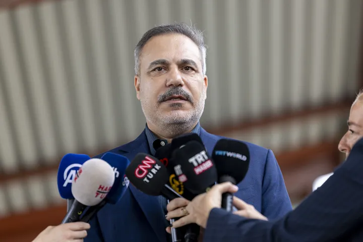 Šef turske diplomatije Fidan: Napadi Izraela prijete stabilnosti Sirije