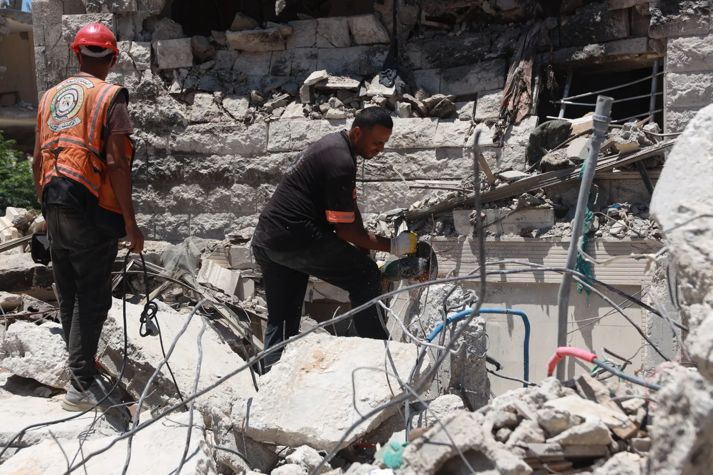 Echipele de protecție civilă din Gaza au scos 17 noi cadavre de sub dărâmături