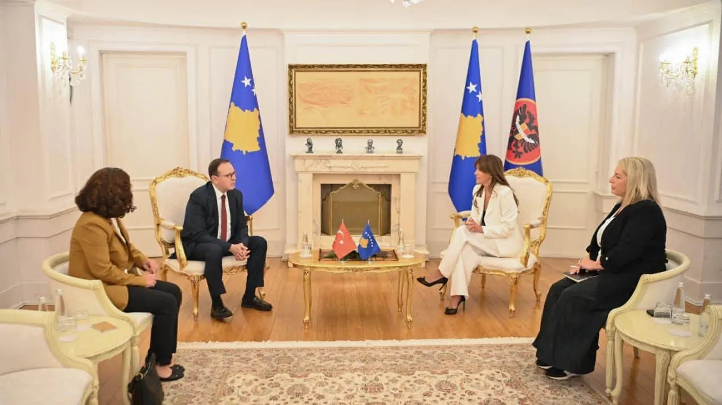 Haxhiu pret ambasadorin turk: Miqësia mes Kosovës dhe Türkiyes do të vazhdojë të thellohet