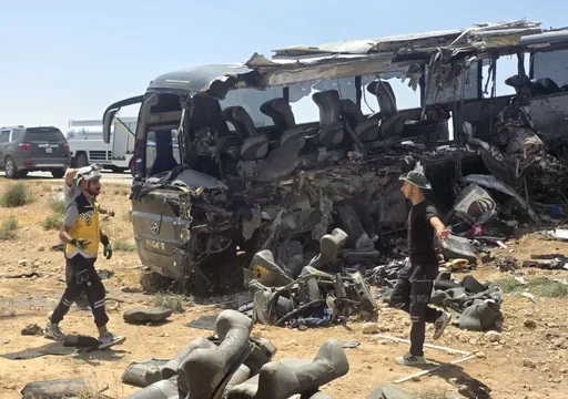 U sudaru dva autobusa u Siriji poginulo 35 osoba, 30 povrijeđeno