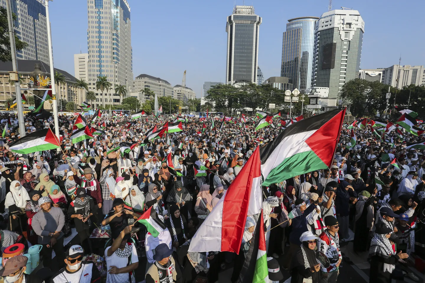 Demonstran di Jakarta gelar aksi solidaritas untuk Gaza, serukan penghentian serangan Israel
