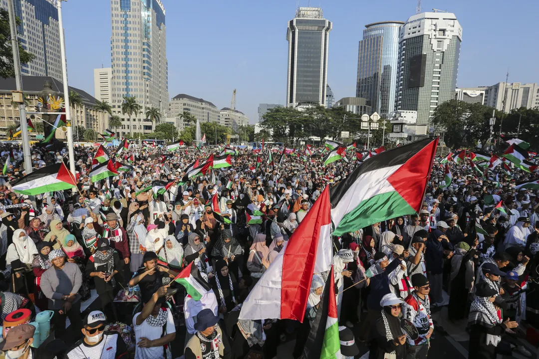 Demonstran di Jakarta gelar aksi solidaritas untuk Gaza, serukan penghentian serangan Israel