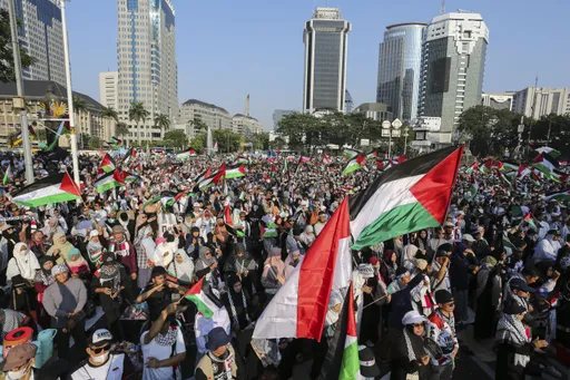 Demonstran di Jakarta gelar aksi solidaritas untuk Gaza, serukan penghentian serangan Israel