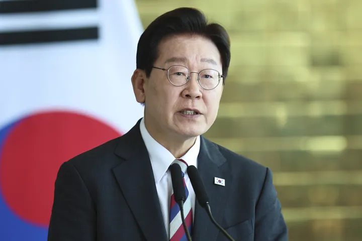 이재명 대통령 지지율, 취임 후 최저치로 떨어져