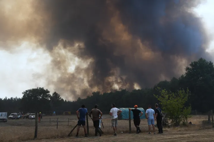 Franciaországban július óta 474 embert vettek őrizetbe erdőtüzek okozásának vádjával