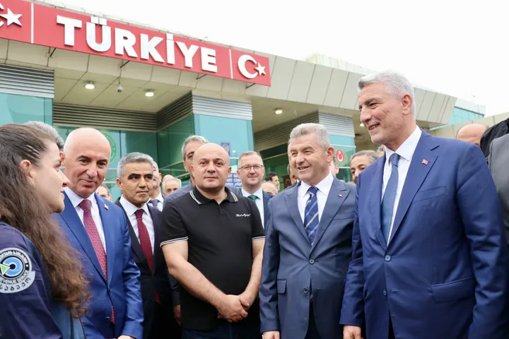 Ministr Bolat: Sarp Gümrük geçelgesi Aziýa ýurtlaryna açylýan esasy geçelge