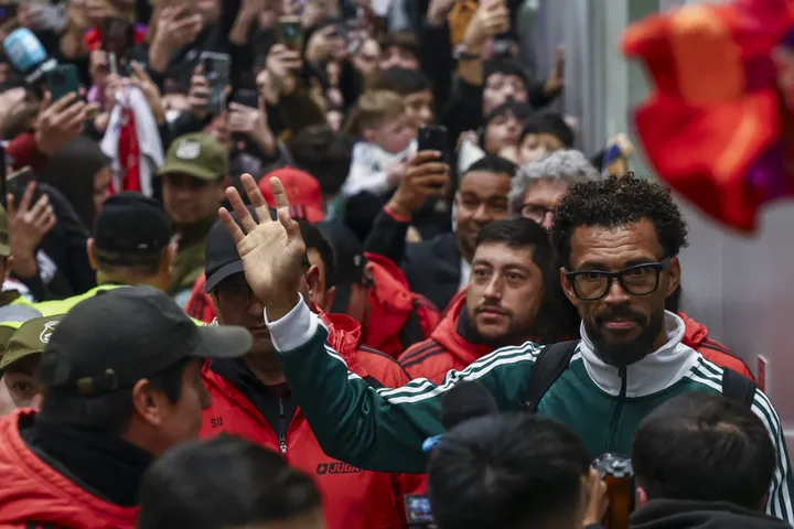 Cabo Verde star Vozinha arrives to hero's welcome in Chile